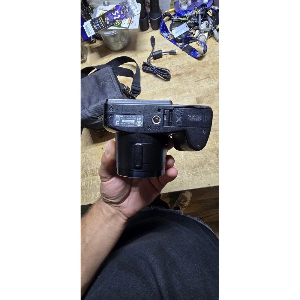 Nikon Coolpix P80 Digital Bridge Camera CCD Sensor 18x Zoom